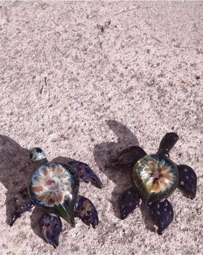 Pair of borosilicate glass turtles with flower shells by Jose Valdes