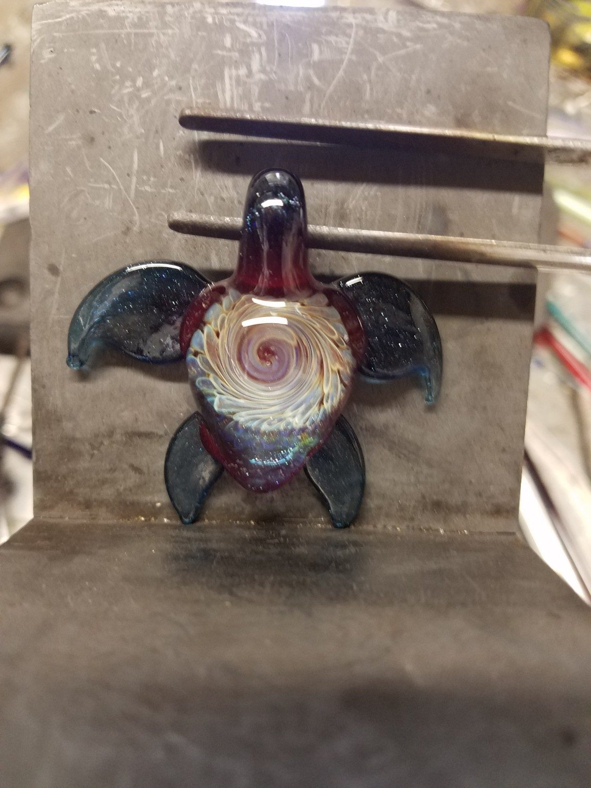 Finished glass turtle by Jose Valdes