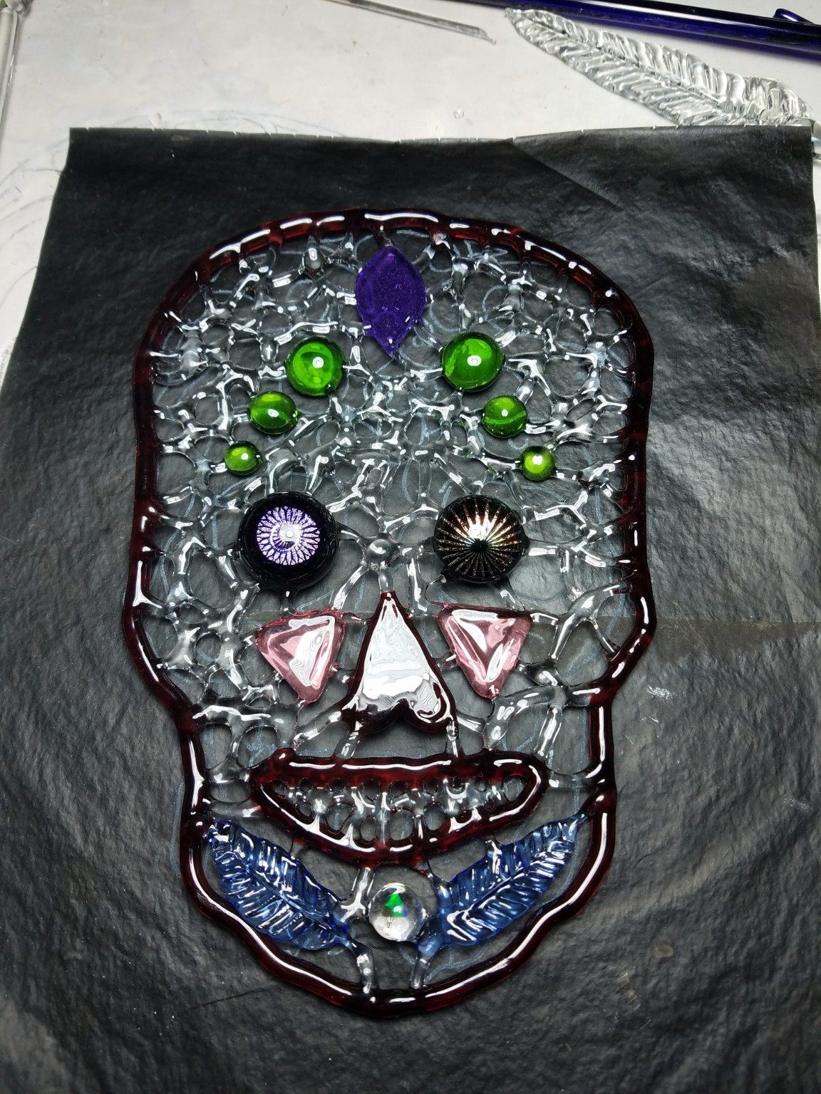 Borosilicate network skull by Jose Valdes